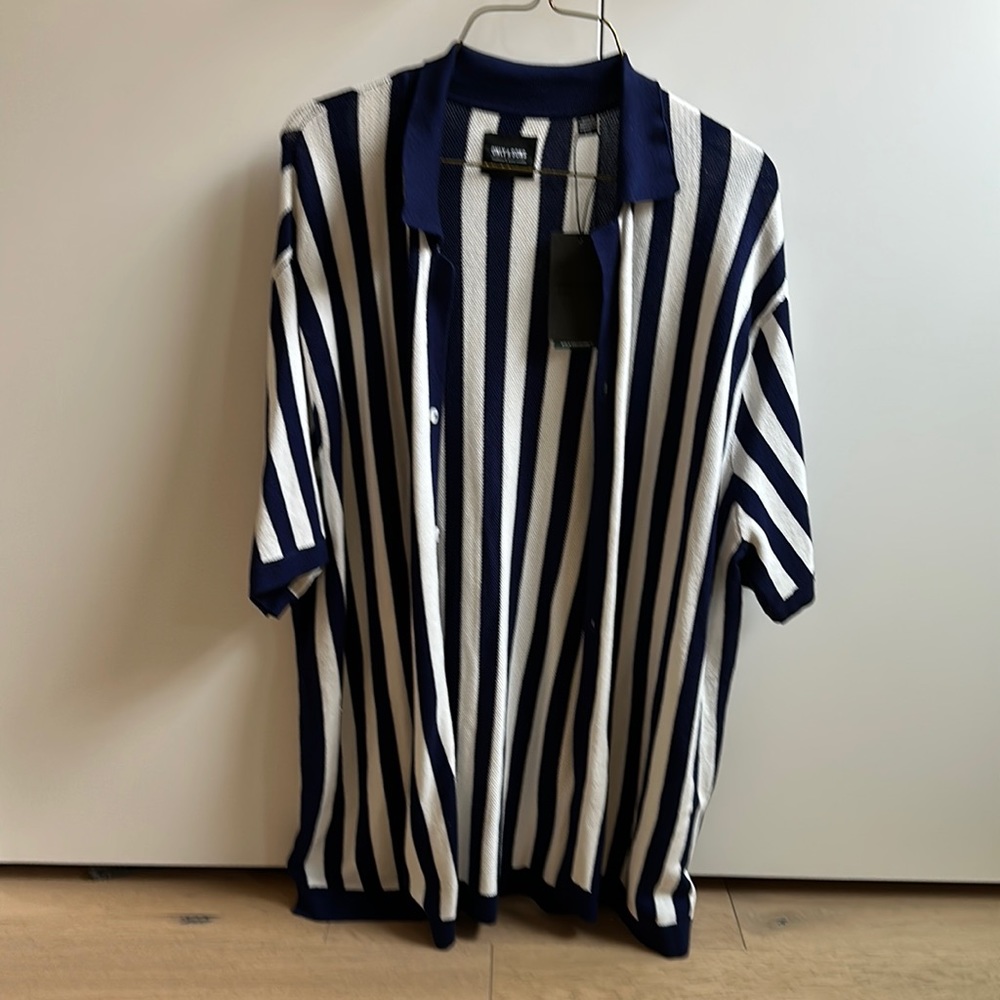 Short sleeve knit top